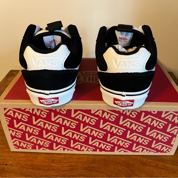 VANS Chukka Push 2-Tone Black White Panda Sneakers - Picture 8 of 10